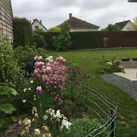 Maison Independante Avec Terrasse, Jardin Et Petit Dejeuner * Saint-Parres-aux-Tertres